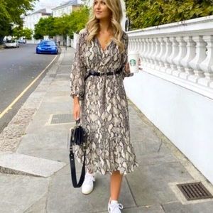 “DONATED” Zara, “SOLD OUT,” Snake Print MIDI Dress w/ Contrasting Belt, Sz L